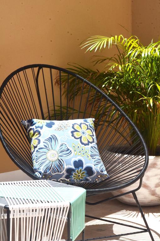 Hotel Catedral La Paz Dış mekan fotoğraf A Condesa chair